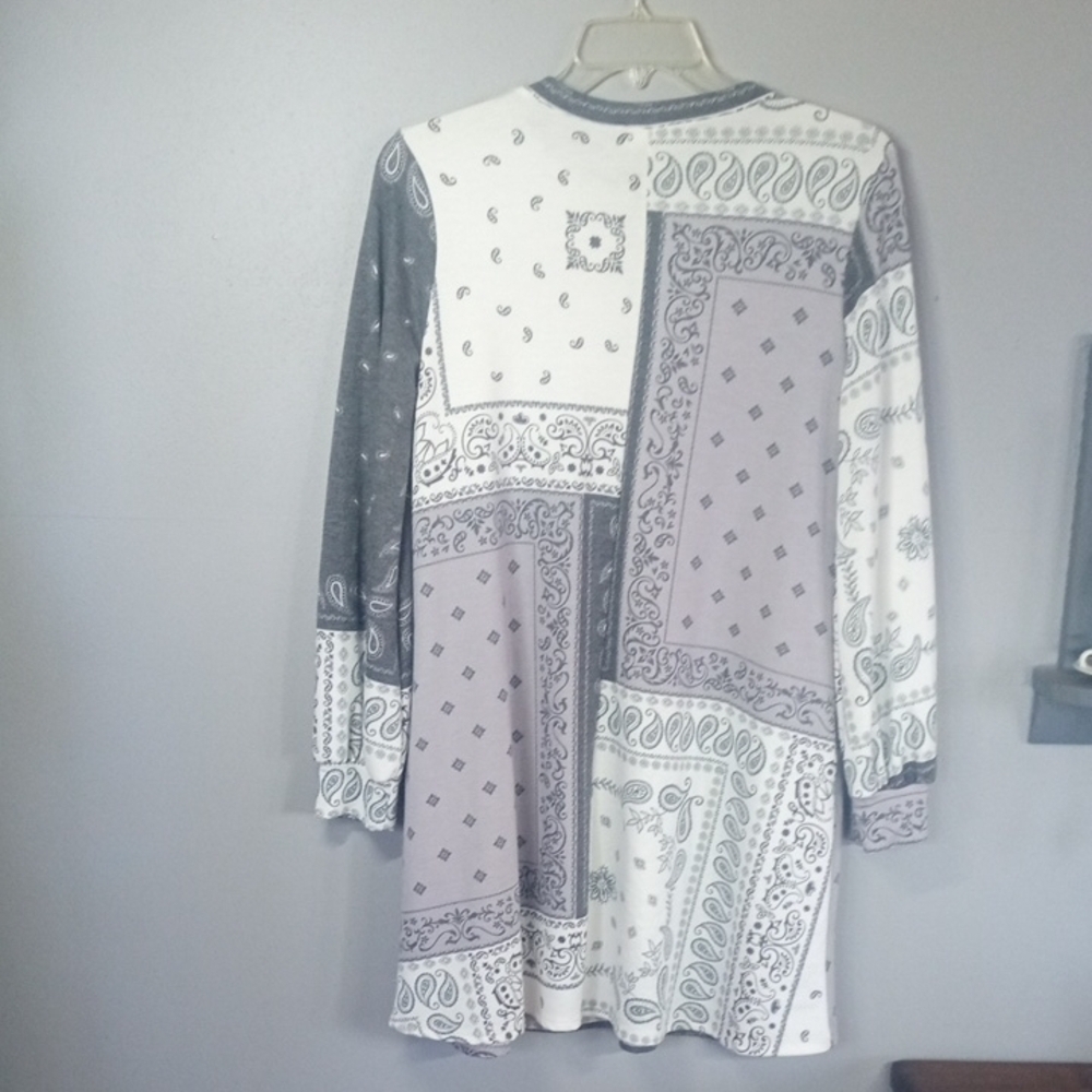 Long Sleeve Paisley Dress - Picture 4 of 6